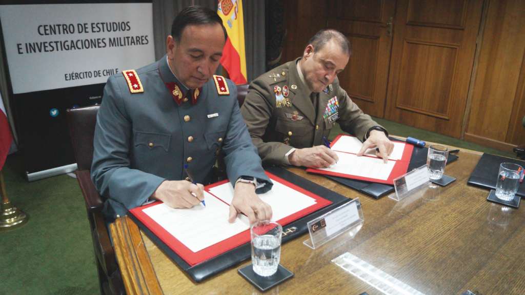 Delegación del Instituto Español de Estudios Estratégicos (IEEE) visita al CESIM